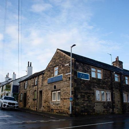 Bert'S Rooms At The Black Horse Inn Brighouse Exterior foto